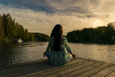 Mindfulness Meditation vs. Hypnosis: Understanding the Differences